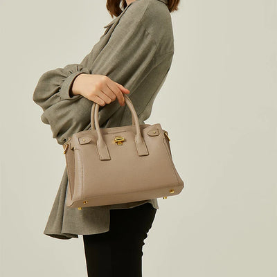 Sac à main d'épaule en cuir véritable de luxe pour femme avec forme trapèze