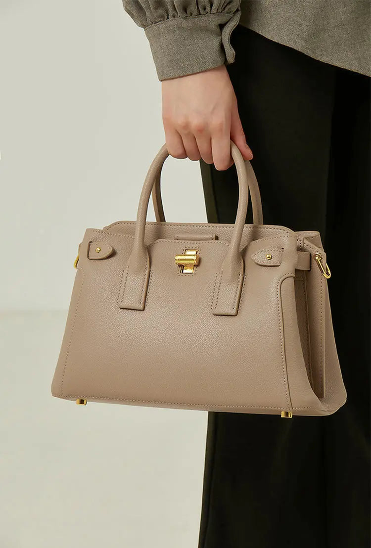 Sac à main d'épaule en cuir véritable de luxe pour femme avec forme trapèze